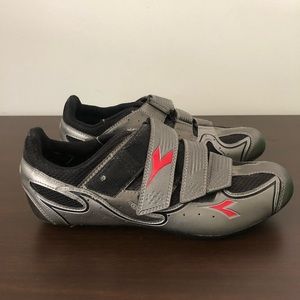 Diadora silver clip-in cycling bike shoes